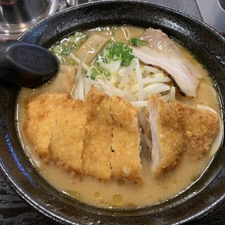 高知県が誇る「みそカツラーメン」